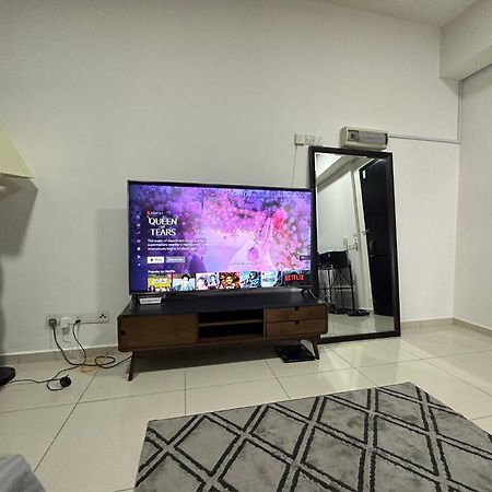 Kyra Homestay Centrus Soho Cyberjaya *Wifi And Pool* Exteriör bild